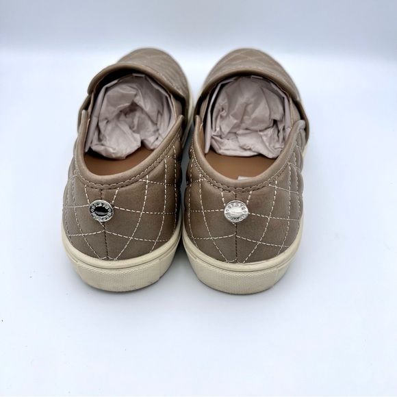EUC Women’s Steve Madden Ecentrcq Grey Quilted Slip On Sneaker Size 8 - Picture 5 of 8